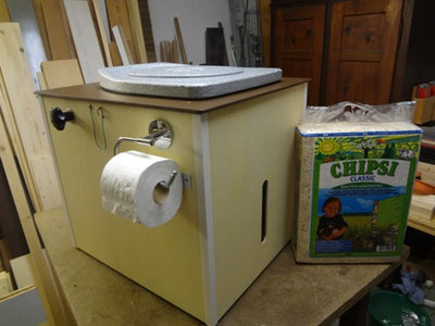 Trockentrenntoilette selber bauen – Kisten-Trenntoilette